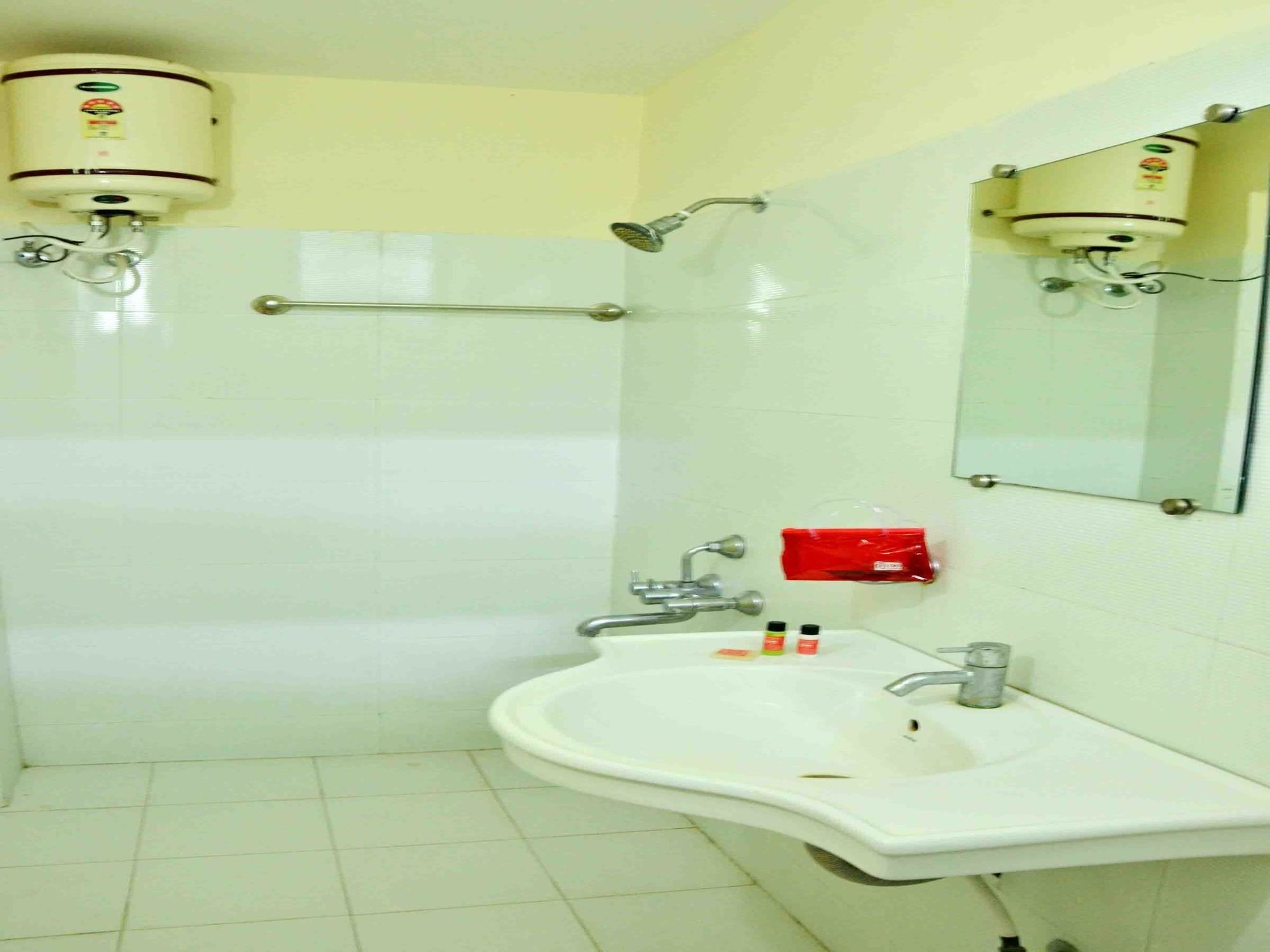 Hotel Vijay Nagar Indore Zewnętrze zdjęcie